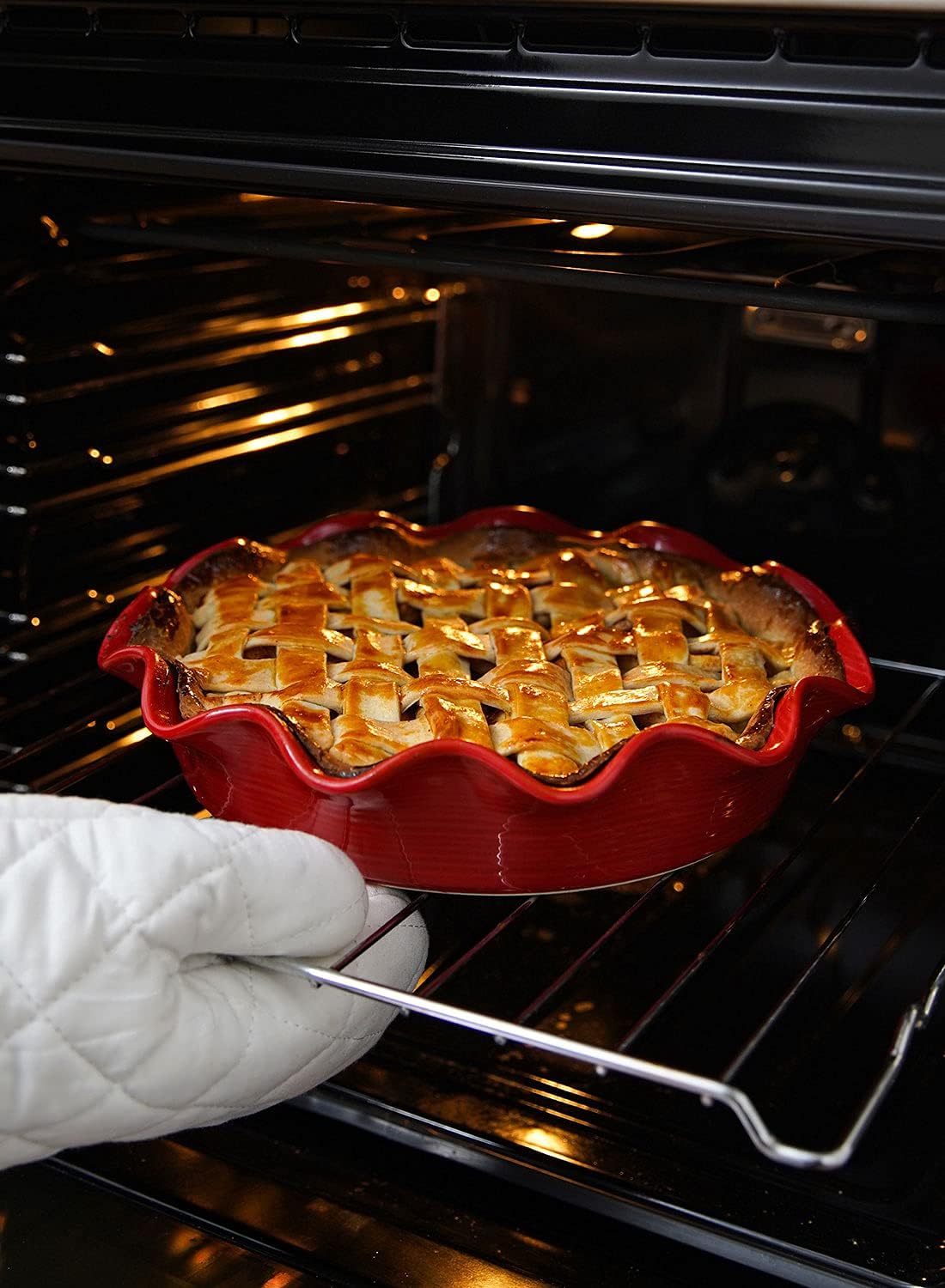 LE TAUCI Ceramic Pie Pans for Baking, 11 Inches Deep Dish Pie Plate for Apple Pie, 48 Ounce Baking Dish with Ruffled Edge, Set of 2, Red