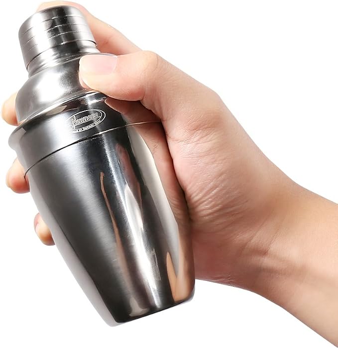 Newness Cocktail Shaker, Stainless Steel Martini Shaker, Drink Shaker Built-in - Image 4