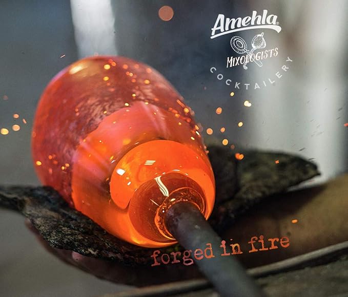 Cocktail Mixing Glass with Seamless and Handblown Construction - Image 3