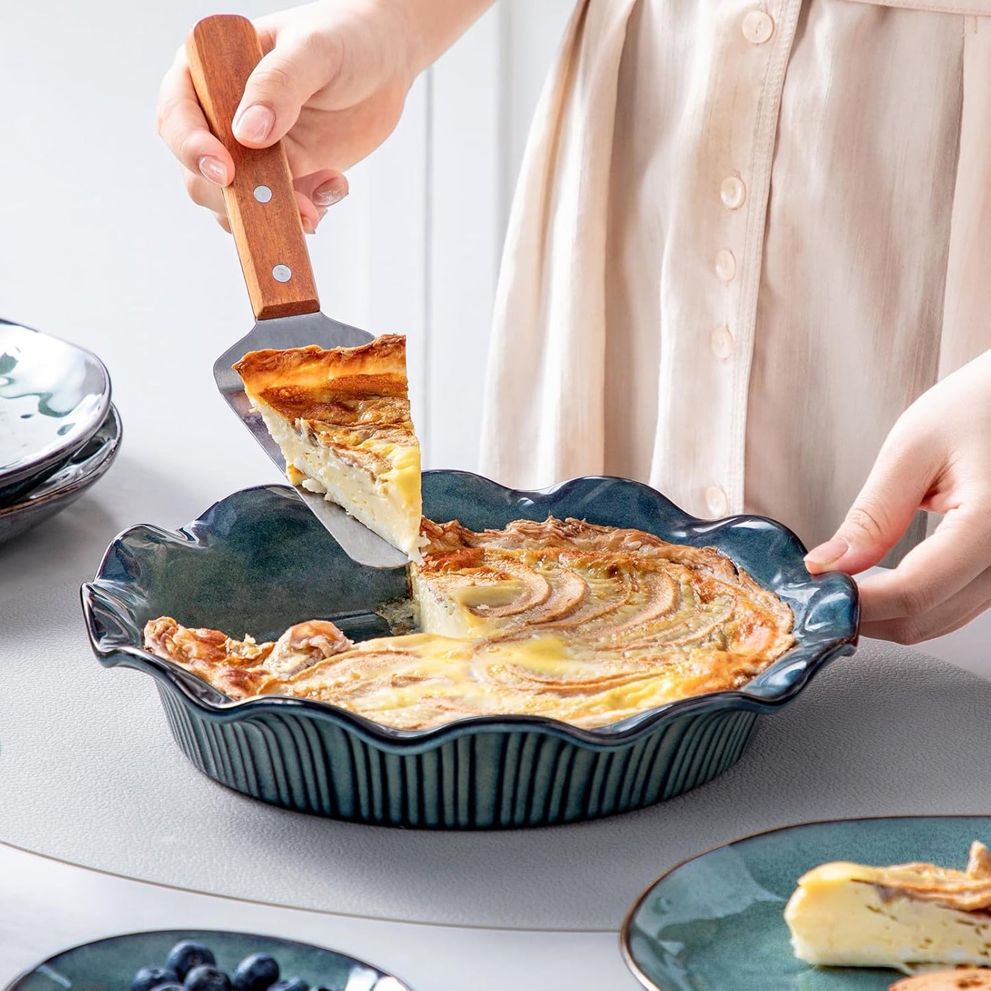 vancasso Stern Ceramic Pie Pan for Baking, 9 Inch Pie Plates with Ruffled Edge, Deep Dish Pie Pan for Apple Pie and Quiche, Large Pot Pie Baking Dishes, Thanksgiving Gifts - Green