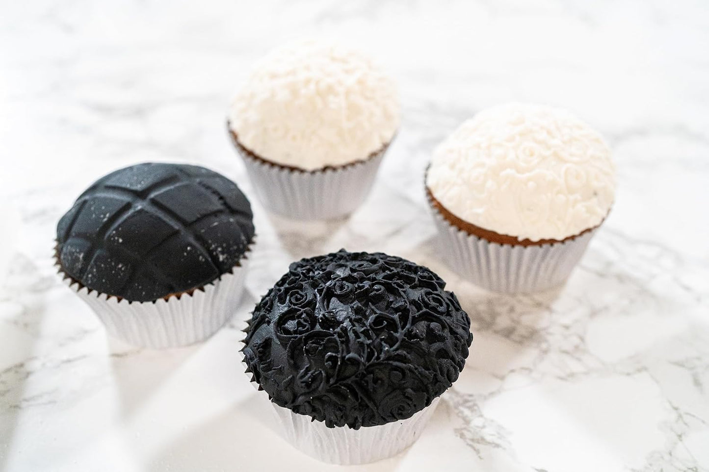 Bakerpan Premium Rolled Black Fondant for Cake Decorating - 2 Pounds, Vanilla Flavor