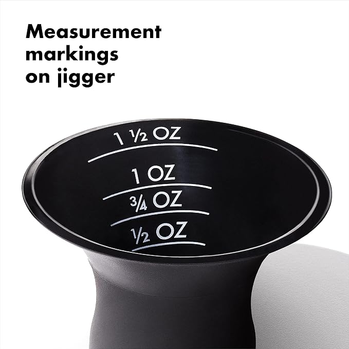 OXO Good Grips Plastic Cocktail Shaker- 20 oz/590 mL capacity - Image 4