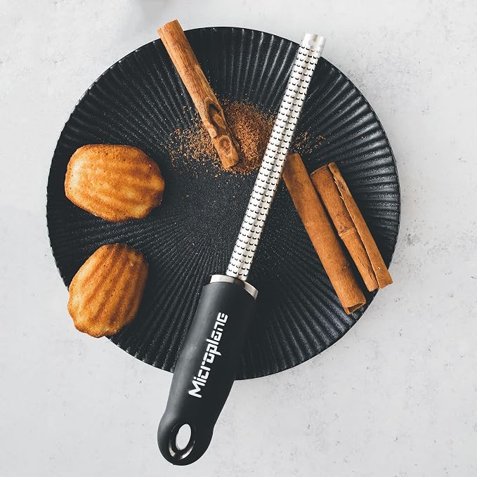 Microplane Premium Classic Spice Grater - Image 6
