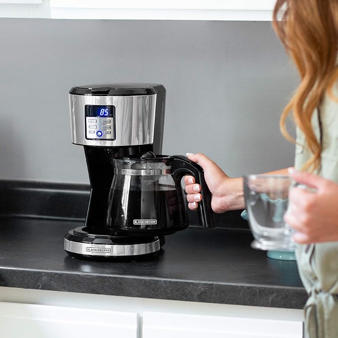 BLACK+DECKER 12-Cup Programmable Coffee Maker - Image 6