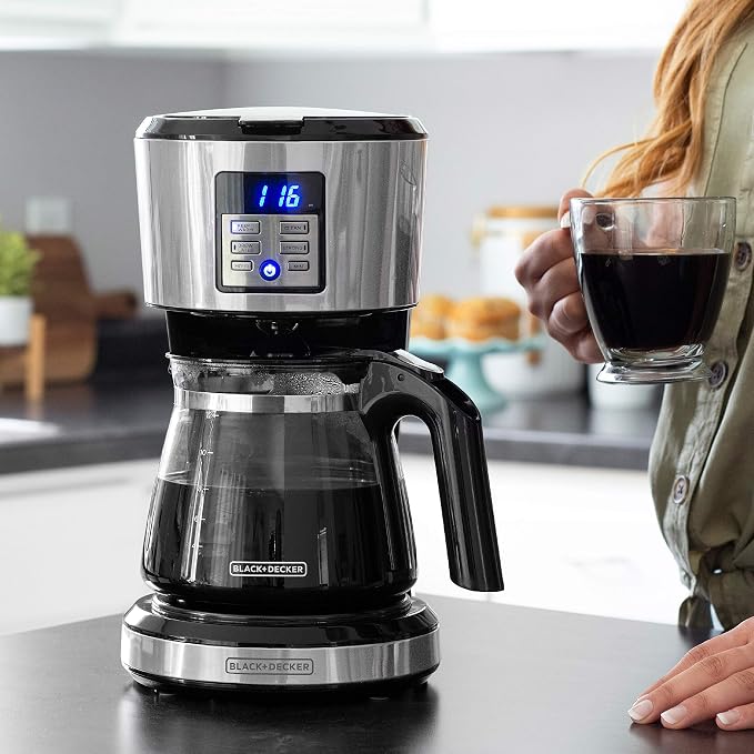 BLACK+DECKER 12-Cup Programmable Coffee Maker - Image 8
