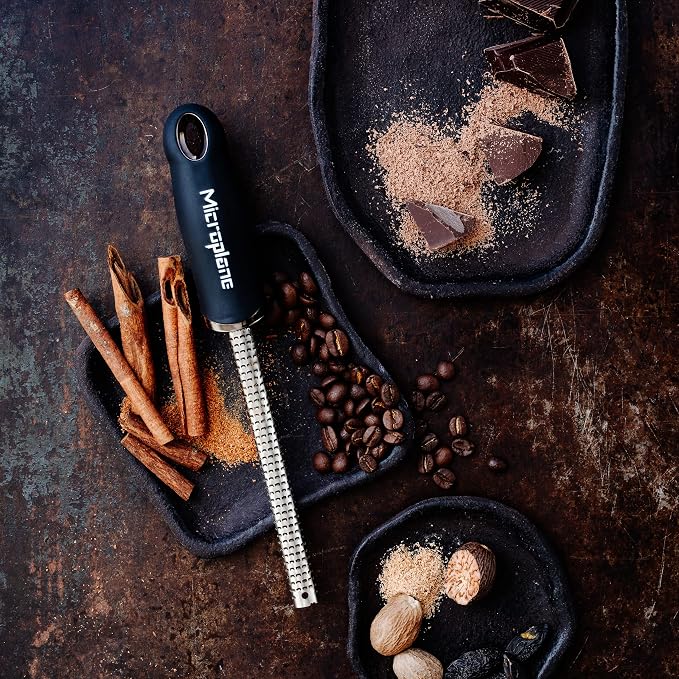 Microplane Premium Classic Spice Grater - Image 5